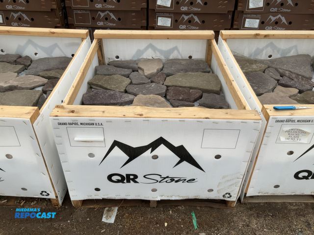 Lot 2-27565 - QR Stone dressed fieldstone walnut flats, 100 SQ. FT.