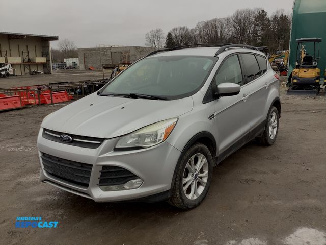 Lot 2-61005 - 2013 Ford Escape SE SUV FWD