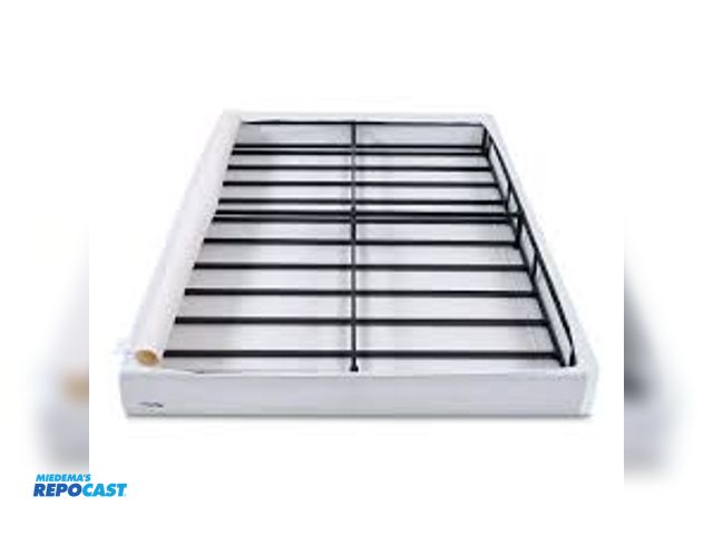 Lot 2-76310 - Amazon  B07K6H2P7G Black Mattress foundation and smart box spring for full bed
