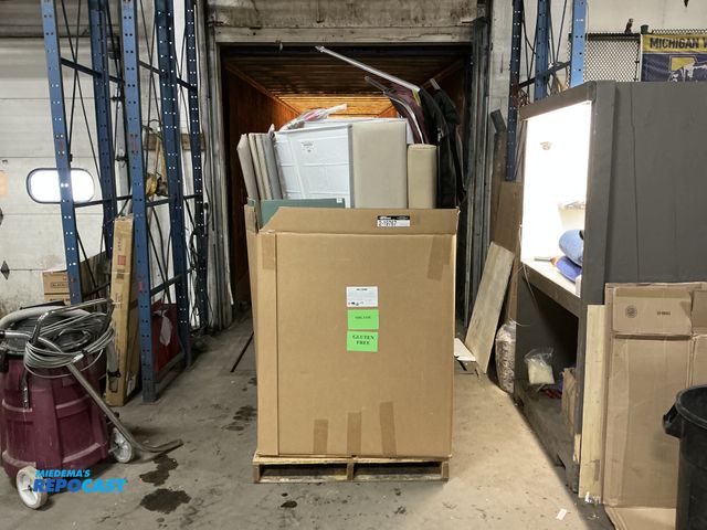 Lot 2-19767 - (1) Gaylord of Assorted boat parts/materials including awnings, plastic tile surround pieces, padded...