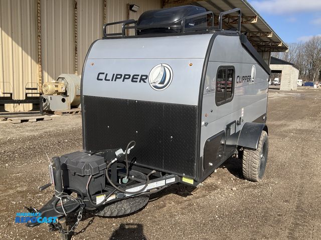 Lot 2-21110 - 2022 Clipper Express 9.0TD Camper Travel Trailer