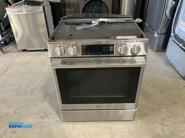 Lot 2-40215 - Scratch & Dent LG LSIL6334XE /05 Smart 4-Element Induction Slide-In Range Stainless Steel with ProBa...