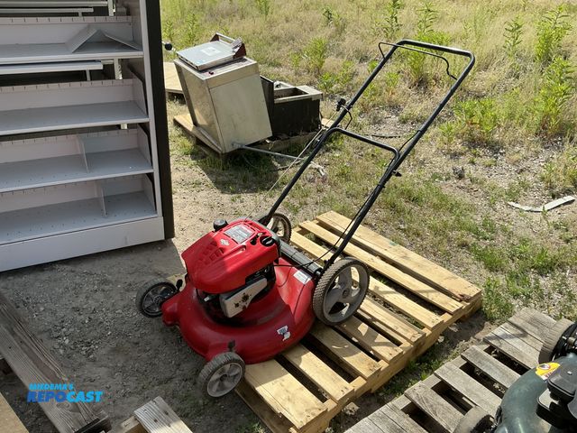 Lot 2-64024 - Troy-Bilt Walk-behind lawn mower - has a Briggs &amp; Stratton 6.75 hp motor, has a 21" wide cutting...