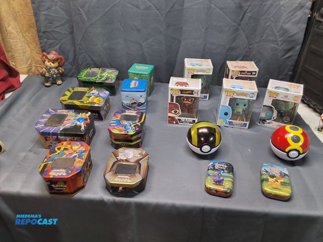 Lot 2-96006 - POKEMON CONTAINERS, POP!'S, POKEMON ULTRA BALLS