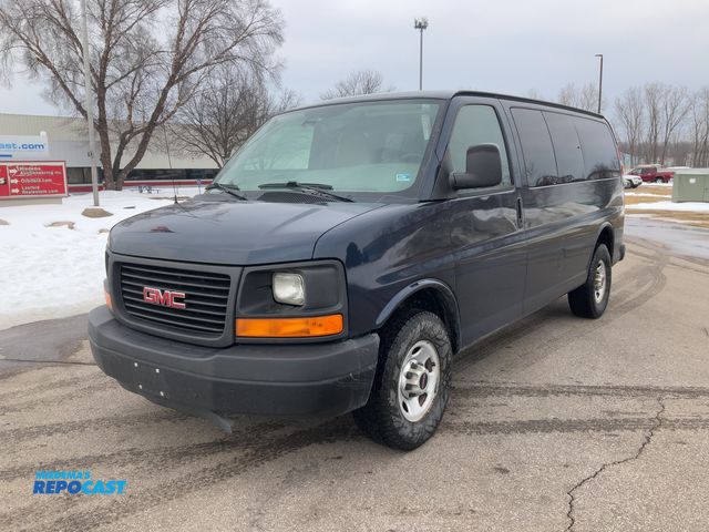 Lot 2-43421 - 2012 GMC Savana LS G2500 Passenger Van RWD
