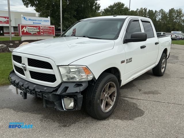 Lot 2-45199 - 2014 Ram 1500 Tradesman Crew Cab SWB 4WD Crew Cab Pickup Truck 4x4