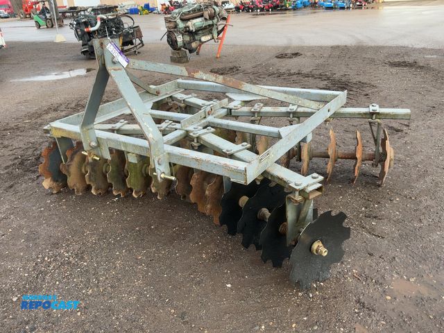 Lot 2-33131 - Modern Manufacturing 8’ 3-Point Disc, four new discs, approx. 105-1/2” wide overall