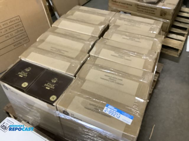 Lot 2-99213 - LOT OF (20) NEW 40 WATT REPLACEMENT LIGHT BULBS, DRAW 6 1/2 WATTS, GE VINTAGE STYLE AMBER GLASS, DIM...