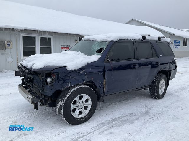 Lot 2-60885 - 2015 Toyota 4 Runner SUV 4x4