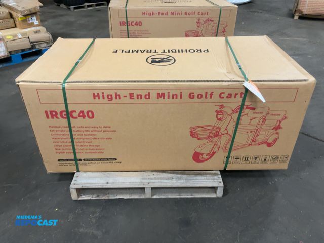 Lot 2-40219 - New SDLANCH IRGC40 3-Wheel Mini Electric Golf Cart / Scooter, 60 Volt, 600 Watt Motor, Three Speed, ...