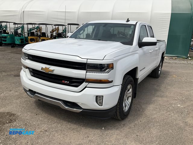 Lot 2-91999 - 2018 Chevrolet Silverado 1500 LT Double Cab Long Box Pickup Truck 4x4