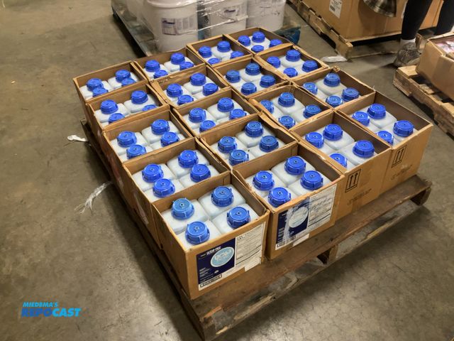 Lot 2-69557 - Lot of (80) bottles of Ultra Easy UC63 natural glass and surface cleaner