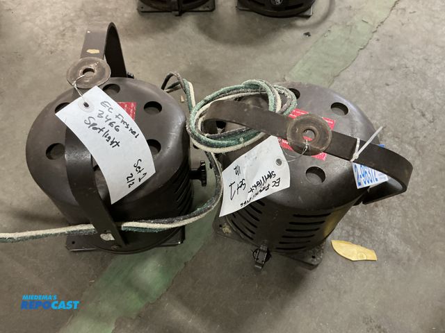 Lot 2-96372 - Two vintage EC Stage Fresnel Spotlight 3466 - 120V 750W studio theater light working pull