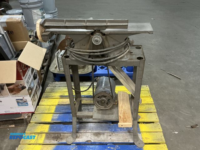 Lot 2-71890 - vintage jointer 10605-AL craftaman/central specialty 4 1/2", ball bearing. catalog 2285, 10 3/8" ove...