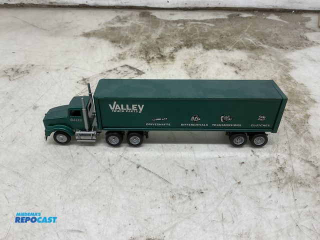 Lot 2-92045 - Winross valley truck parts die cast