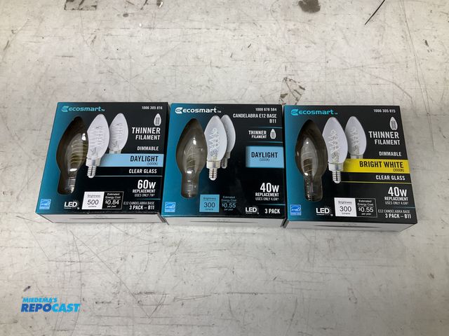 Lot 2-36399 - 40 pack of mix watts and hue candelabra E12 base (3 pack) bubs with display boxes