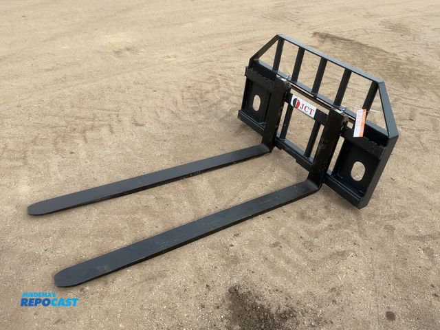 Lot 2-42366 - New JCT 60” Fork Skid Steer Attachment, Quick Attach Carriage with Two 60” Forks, Forks are 4” Wide