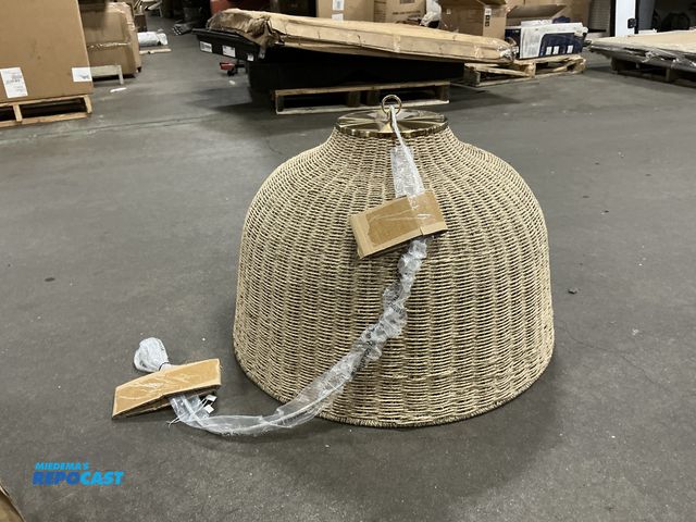 Lot 2-61792 - Threshold Seagrass Pendant Lamp
Style# WXP24660
DPCI# 074-06-7580