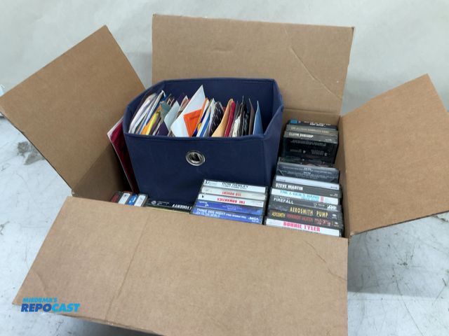 Lot 2-33009 - Lot of used cassette tapes 45 RPM records and 8 tracks, include Don Henley I can’t stand still, Aero...