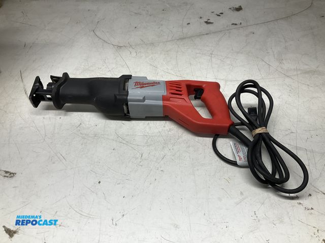 Lot 2-19529 - Milwaukee 12amp SawZall Reciprocating Saw