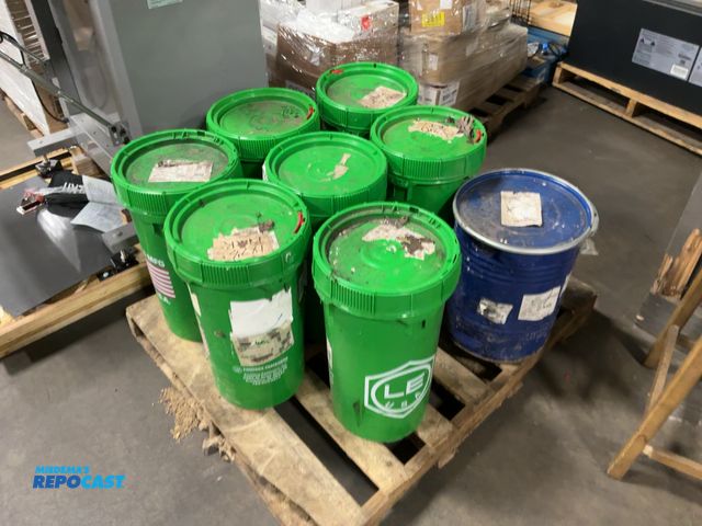 Lot 2-96315 - Skid of grade 10 nuts and bolts