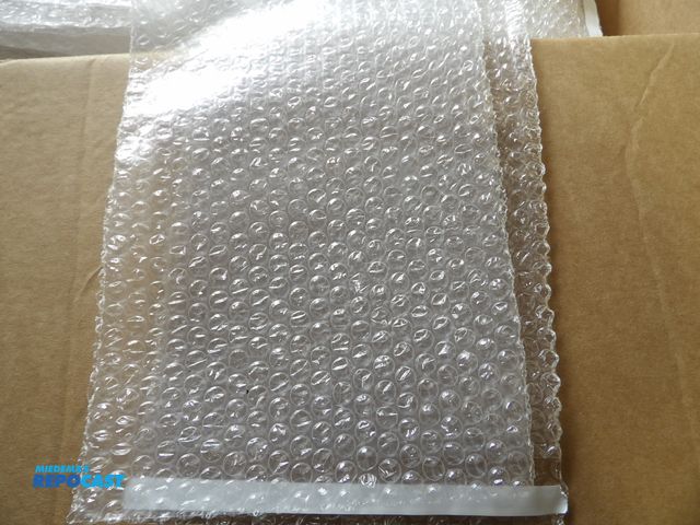 Lot 2-58358 - Lot of (350) New Shipping &amp; Packaging Bubble Bags 8"width, 11-1/2 Length, Self Sealing Bags