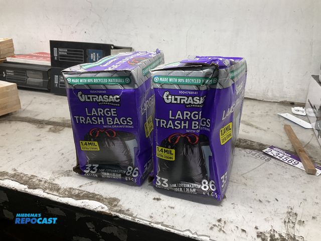 Lot 2-93544 - Lot of (2) Untrasac lg Xstrong 33gal. Trash Bags