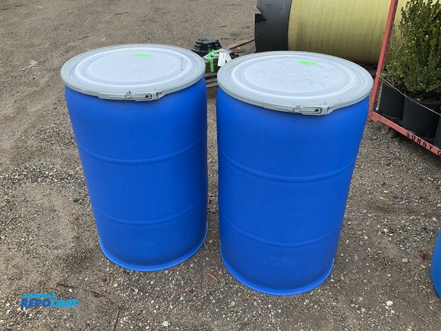 Repocast.com - Lot 2-15087 - lot of 2 55 gallon blue plastic barrels ...