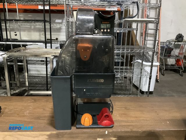 Lot 2-55098 - Zummo model Z1C-N counter top juicer, S/N 02226650AG (missing stainless steel tightening knobs for a...