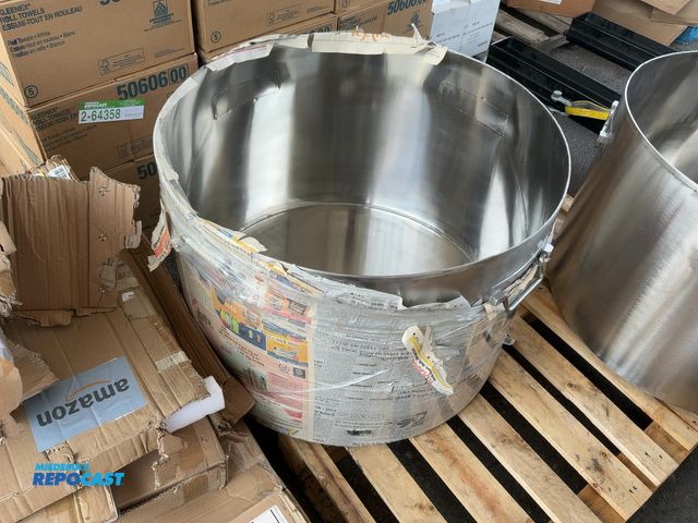 Lot 2-64199 - 160 gallon stock pot