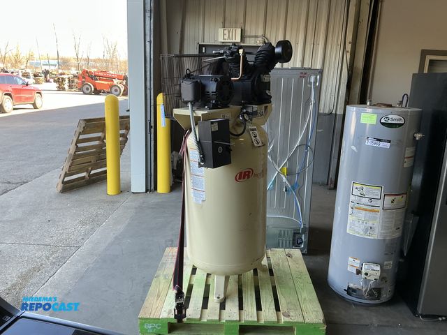 Lot 2-95931 - 2025 Ingersol 2475n5-V Single &amp; Two Stage Piston Air Compressor