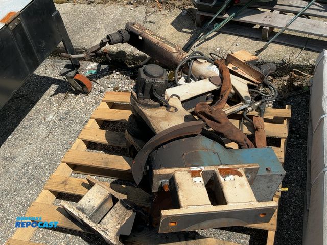 Lot 2-96312 - Dynamic Robot DR-4000