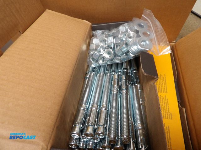 Lot 2-58261 - Lot of (200) DeWalt Power-stud wedge expansion anchors 1/2 x 4-1/2 50per box (4) boxes per case
