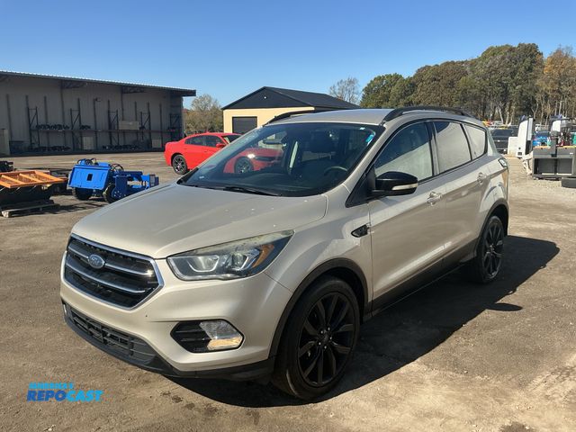 Lot 2-50539 - 2017 Ford Escape Titanium FWD SUV FWD