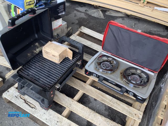 Lot 2-64207 - Lot of (2) Coleman stove hyper flame &amp; Char-broil grill tabletop