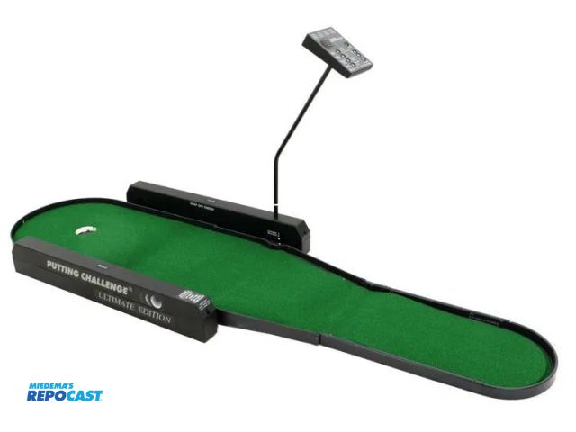 Lot 2-67632 - New electronic putting golf simulator challenge ultimate edition
