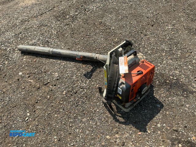 Lot 2-40294 - Stihl BR420C Magnum Backpack Blower, Gas Engine with Recoil Start, Engine Turns Over, Non-Running