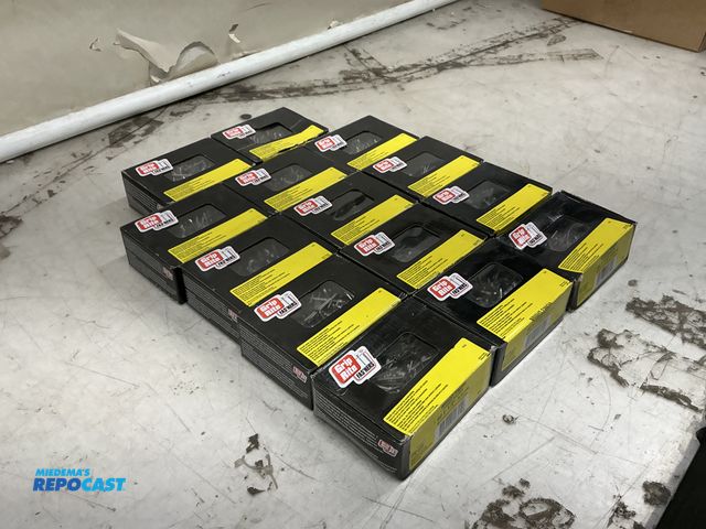 Lot 2-33058 - Grip right fasners