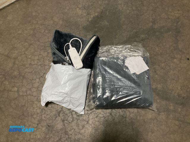 Lot 2-79329 - Lot of (2) PETSITE Heated Mattress Pad, Twin Size Massage Table Warmer with 5 Heat Settings, 8H Time...