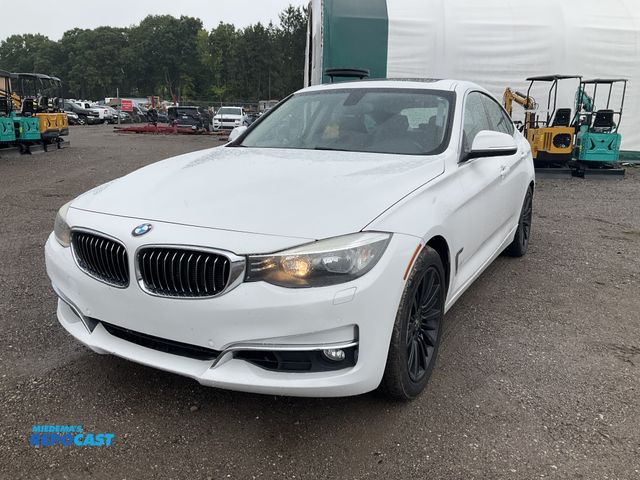 Lot 2-90928 - 2015 BMW 3-Series Gran Turismo 328i xDrive SULEV Sedan AWD
