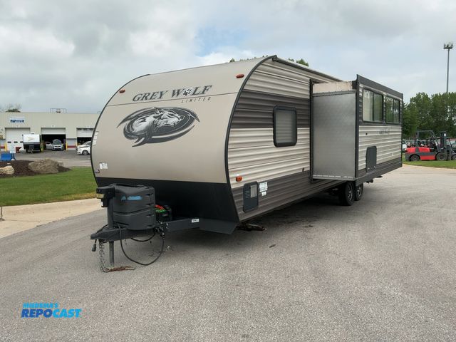 Lot 2-44401 - 2017 Forest River Grey Wolf 26DBH Camper Travel Trailer