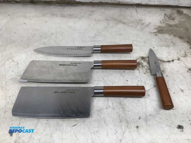 Lot 2-19688 - 4 piece damascus japanese kitchen knife set