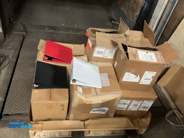 Lot 2-67268 - Skid of assorted 3-ring binders.