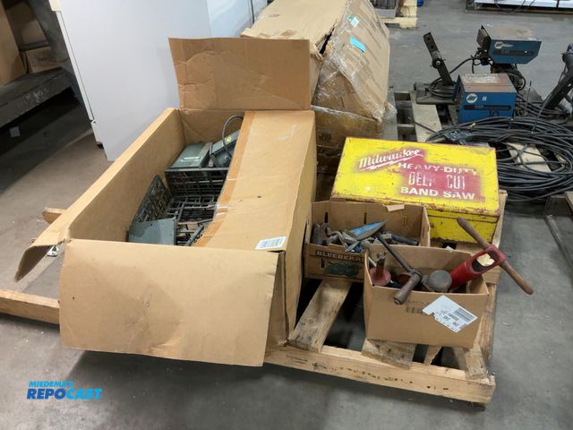 Lot 2-69287 - Lot of various items including Texas Hunter Trophy feeders, Milwaukee deep cut band saw, vintage wel...