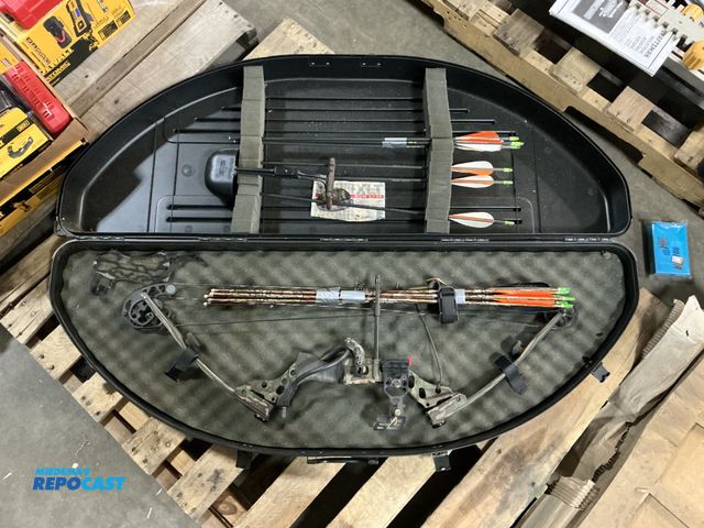 Lot 2-11429 - matthews bow &amp; arrow w/ arrows &amp; case