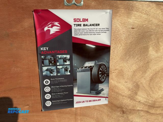 Lot 2-41945 - New SDLANCH SDLBM Tire Balancer, 10-24" Max Wheel Diameter, 75 kg max wheel weight, 110 volt, comes ...