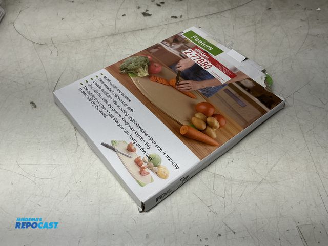 Lot 2-77880 - (1) Weihao Cutting boards, 3 in pack, 1 damaged