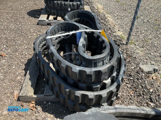 Lot 2-91987 - Set of (2) Rubber Skid Steer Tracks 300 X 52.5 x 86 Skid Steer