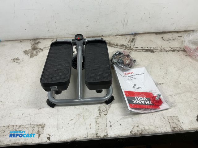 Lot 2-94499 - Sunny Total Body Stepper Machine, model#SF-S0978