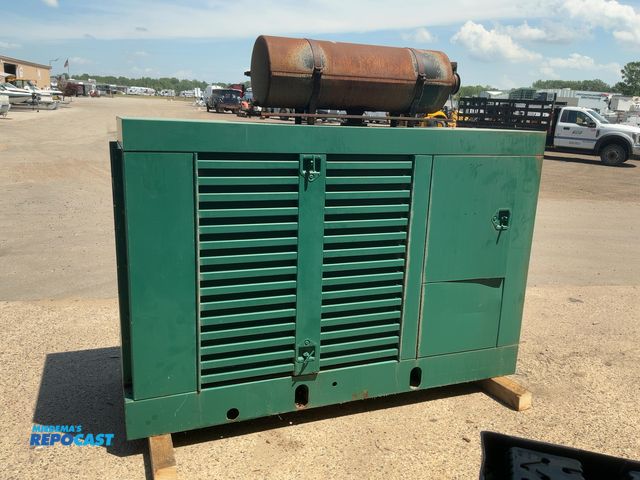 Lot 2-20104 - Cummins Onan Model 60ENA Generator, 60 KW, 75 KVA, 817 Metered Hours, Ford Model LSG-8751-6005-A V-8...